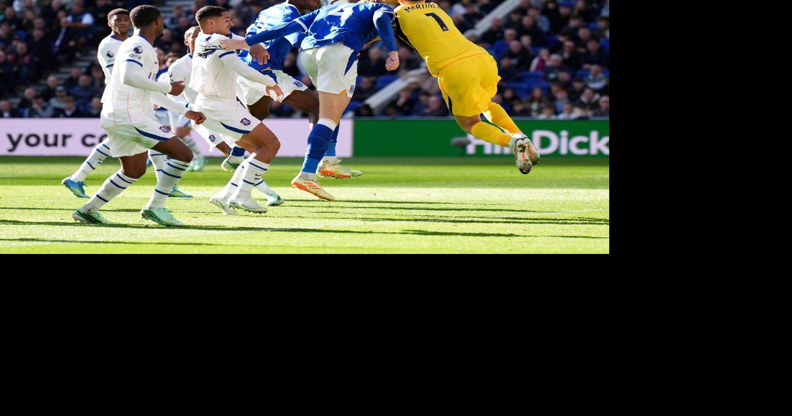 Chelsea goalkeeper Martinez says he'll be back playing in a few weeks ...