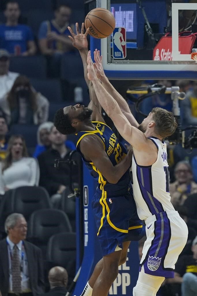 Sabonis dunks with 22 seconds left Curry loses ball as Kings hold on to beat Warriors 134 133