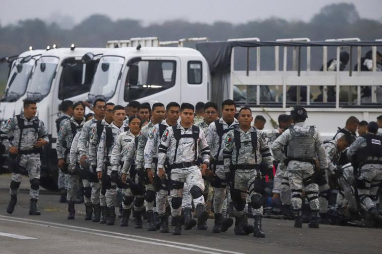 Mexico deploys the first of 10,000 National Guard troops to US border ...