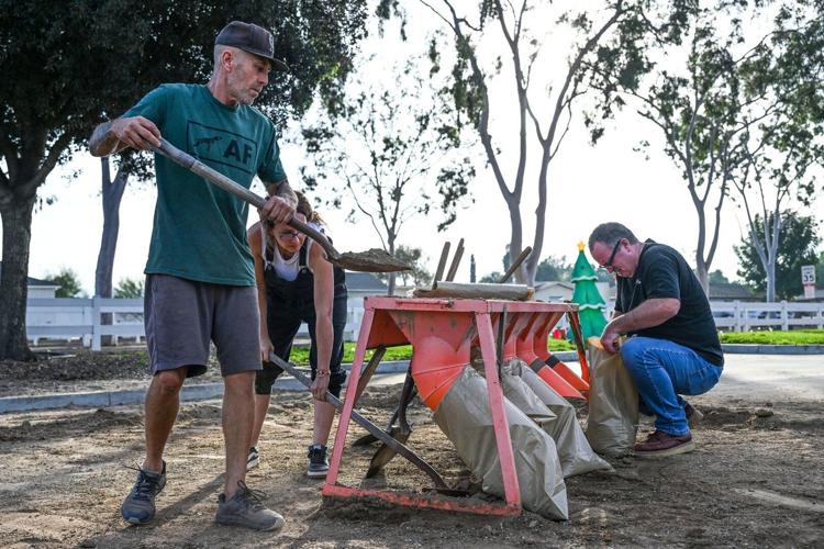 Powerful holiday storm lashes Southern California and brings flash ...