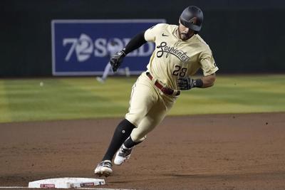 Tommy Pham hits 10th-inning RBI single as streaking Diamondbacks