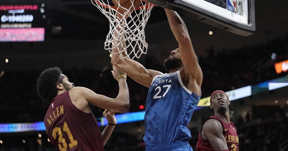 Timberwolves' Rudy Gobert makes 'money sign' at official and implies ...