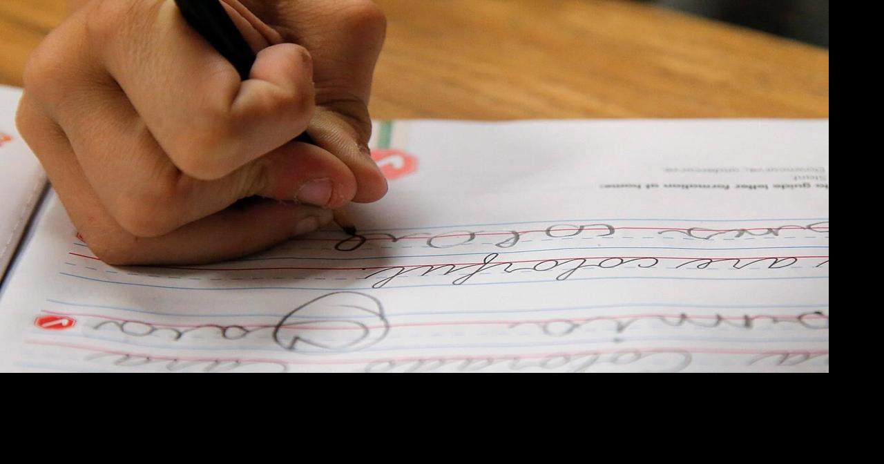 Cursive writing to be reintroduced in Ontario schools this fall