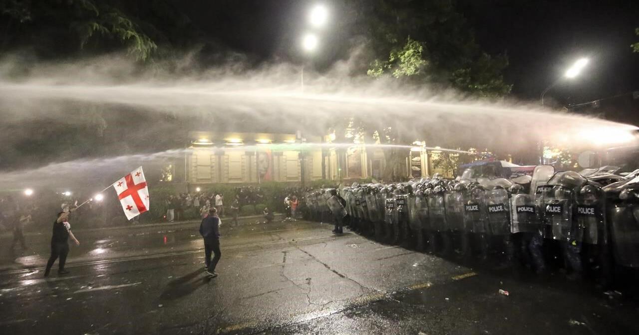 Georgian lawmakers move closer to passing 'Russian law' targeting the media. Protesters gather again - Vimarsana News