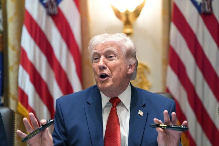 Trump interrupts a Cabinet meeting dealing with the Iran war and rising ...