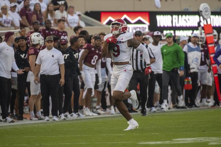 No. 19 Illini out to knock off another ranked team when it visits No. 9