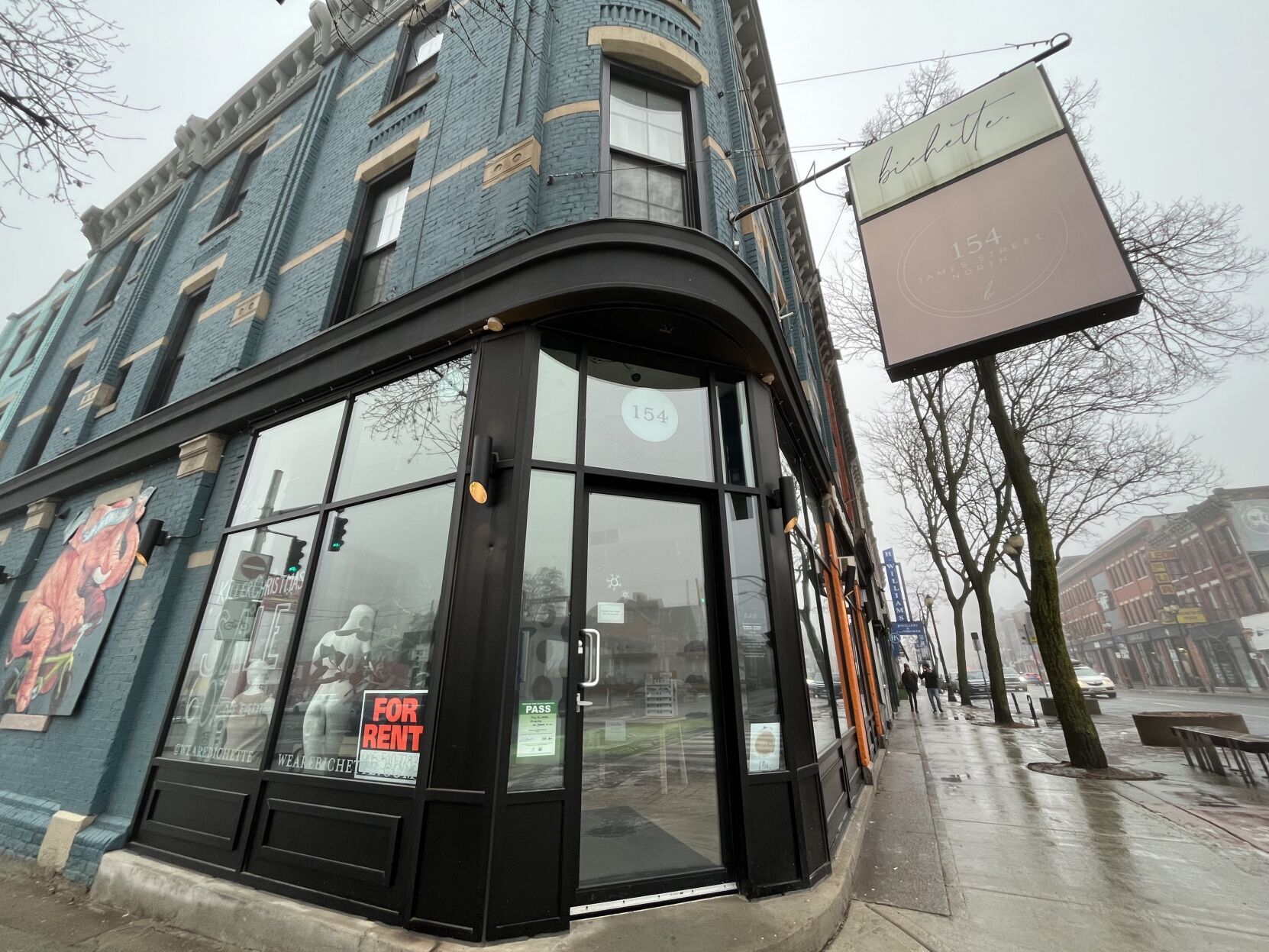 Openings and closures in Hamilton s business scene