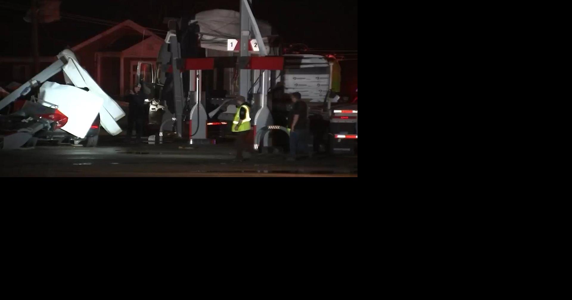Tornadoes kill 2 in northwestern Indiana and raze buildings in Kankakee ...