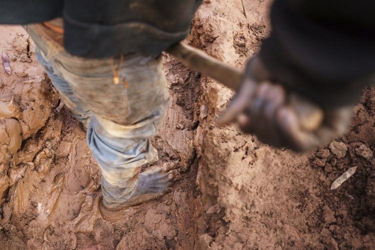 Mercury fuels gold mining in Senegal. And it’s poisoning the people who ...