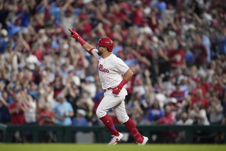 Kyle Schwarber blasts Phillies to a win over the Dodgers, their