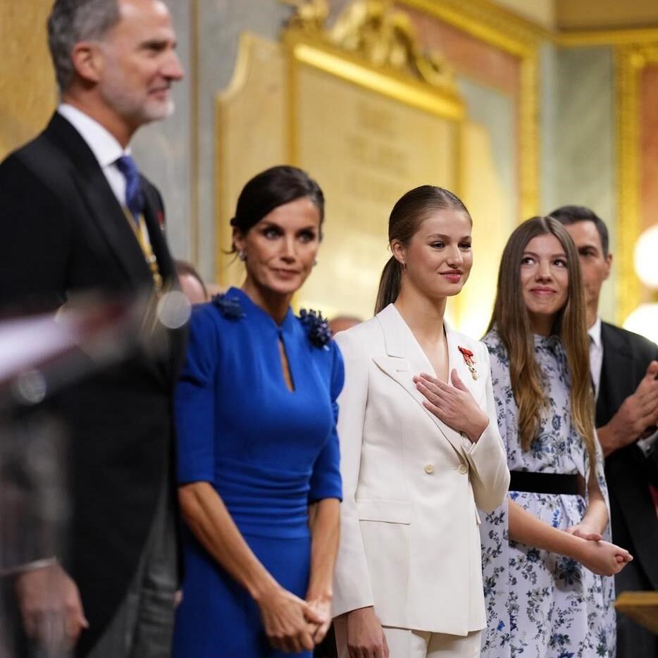 Spain's Crown Princess Leonor turns 18 and is feted as the future queen at  a swearing-in ceremony - The San Diego Union-Tribune