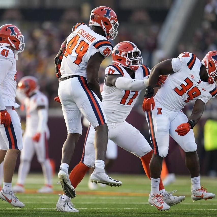 John Paddock's 46-yard touchdown pass seals Illinois' 27-26 victory over  Minnesota