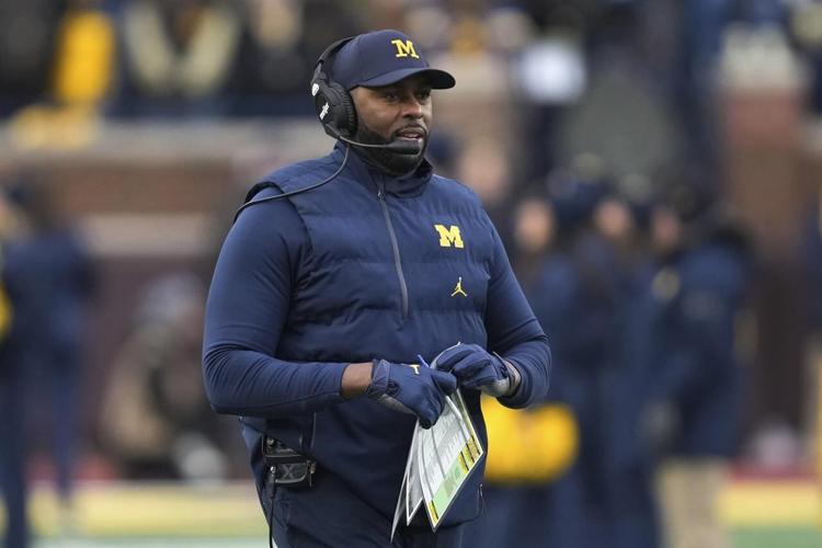 Kalel Mullings runs for careerhigh 3 TDs, Michigan beats Northwestern