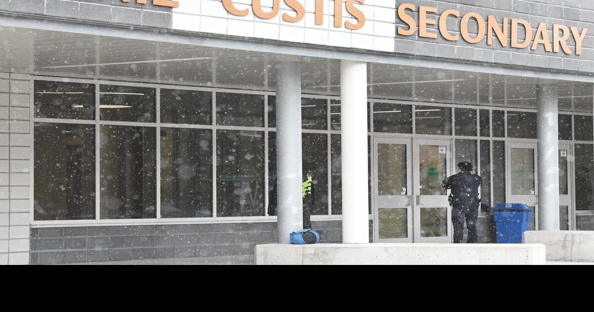 Hamilton high school in lockdown, police search for weapons