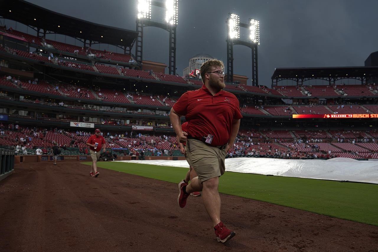 Cardinals' Tommy Edman exits game due to ab soreness