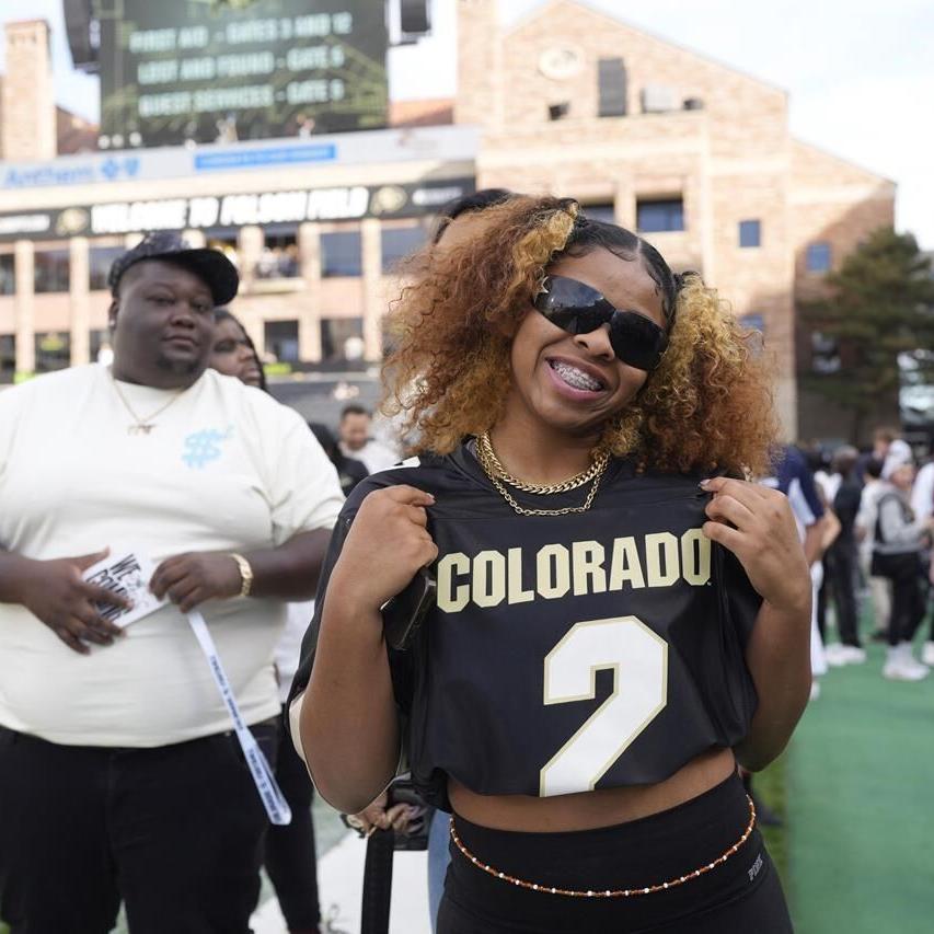 College football: Deion Sanders gifts Colorado players sunglasses after  rival's slight 