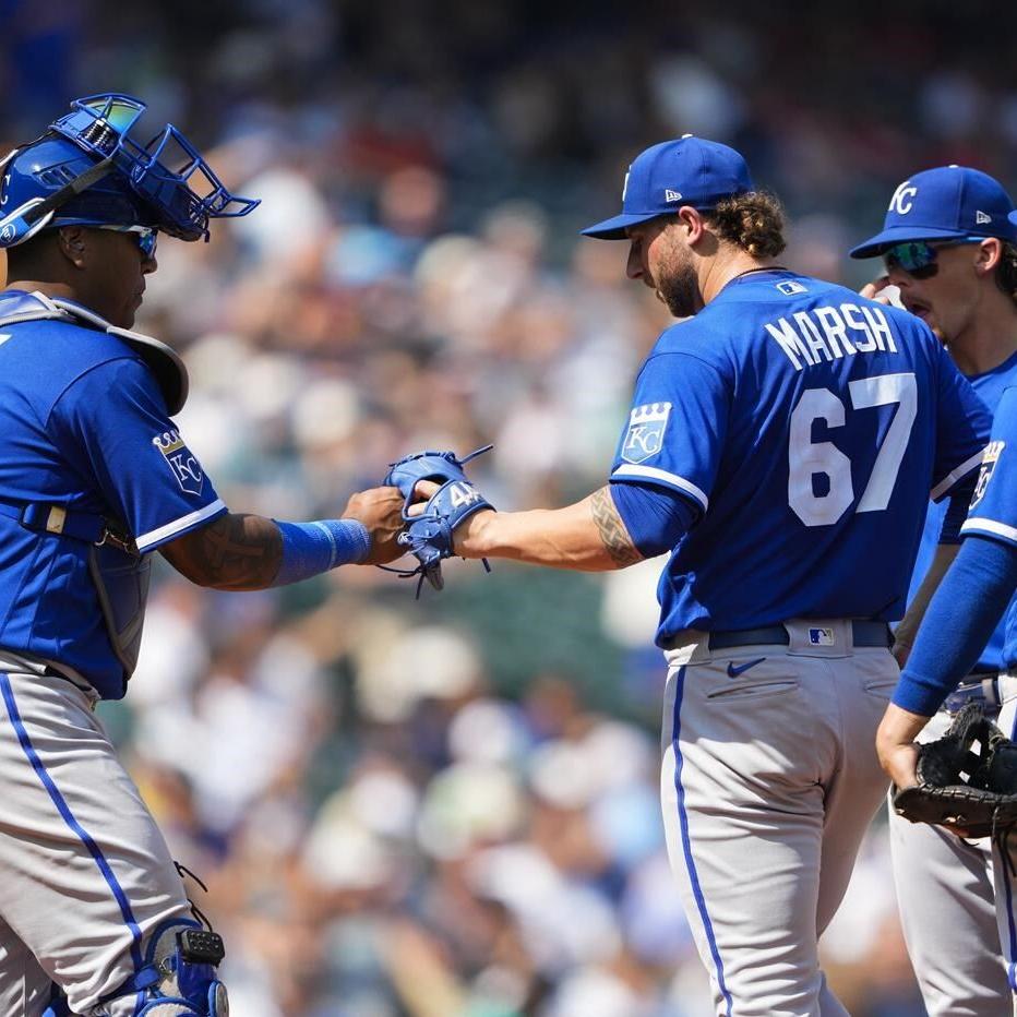 Kole Calhoun has winning hit in 11th inning as Guardians beat Blue Jays 10-7