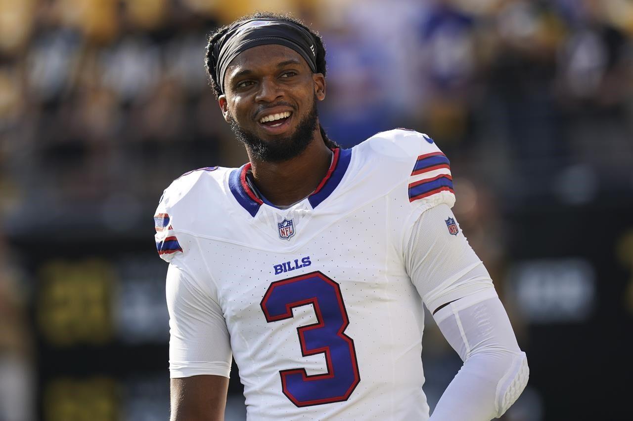 Buffalo Bills' Damar Hamlin Returns in 'Surreal' Moment 9 Months