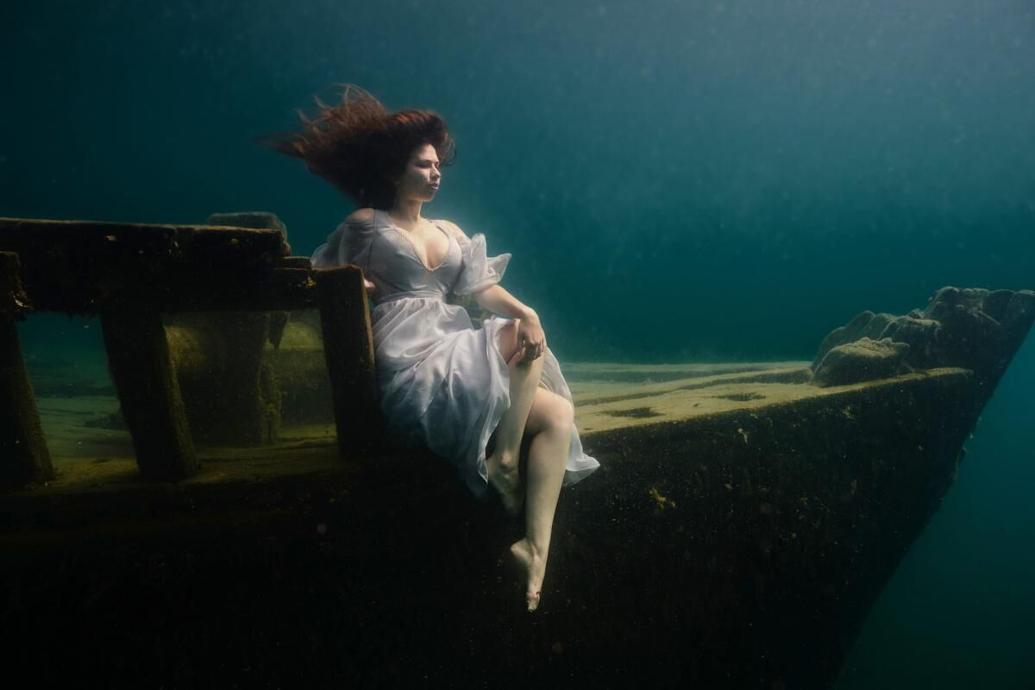 Guinness World Record for deepest underwater photo shoot