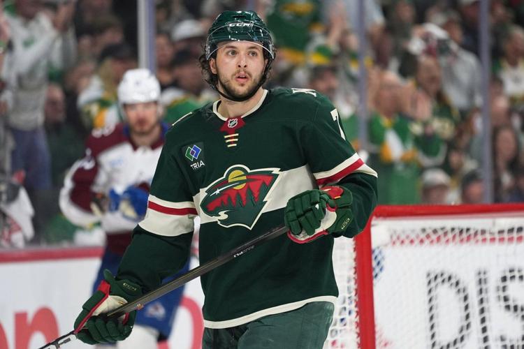 Wild's Sturm sent to hospital for exam after puck strikes his head ...