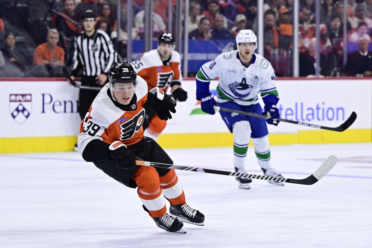 Lankinen Stops 26 Shots, Canucks Blank Flyers 3-0