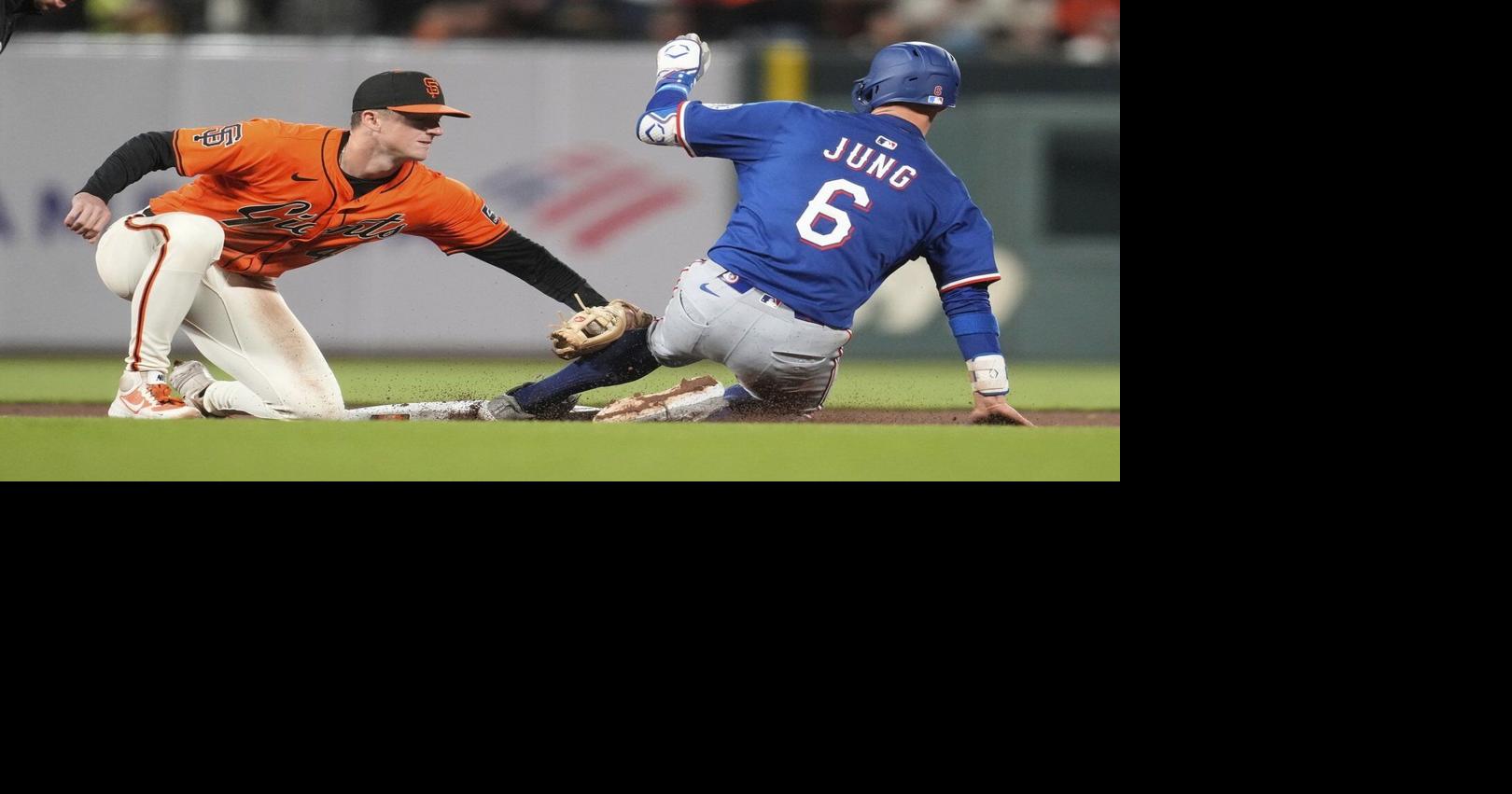 Eovaldi outlasts Verlander as Rangers beay Giants 2-0
