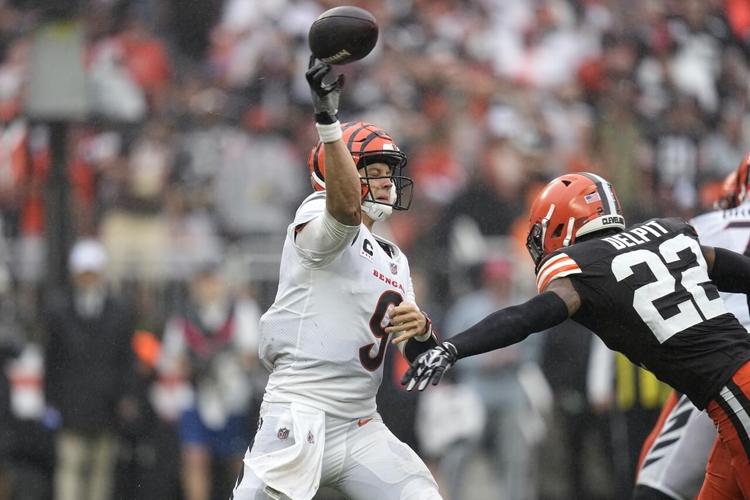 Joe Burrow treated roughly by Browns, throws for career-low 82 yards in  season-opening loss