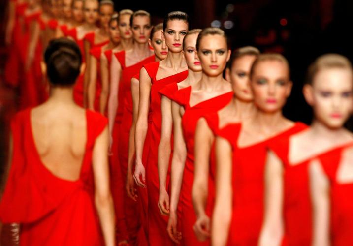 Valentino Rome Show Rome pays last respects to fashion 'emperor' Valentino in a two-day ...