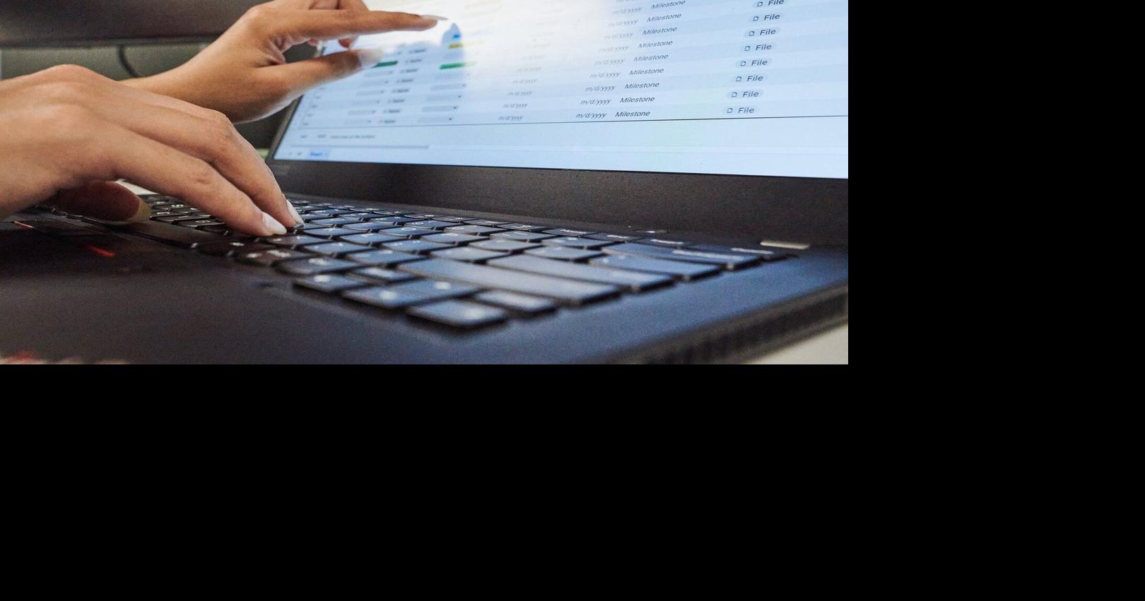 Federal government needs more desk space as public servants return to ...