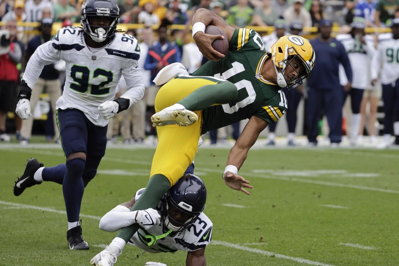 Aaron Rodgers throws a TD pass for the Jets in his first preseason