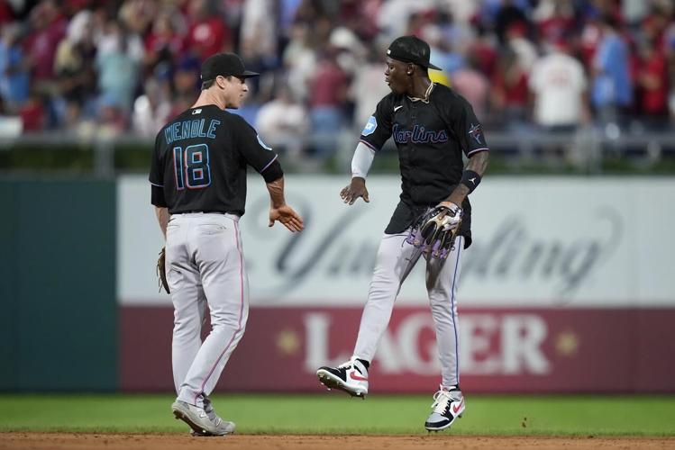 Bryan De La Cruz hits 2-run homer in 8th in Marlins' 6-3 victory over  Dodgers