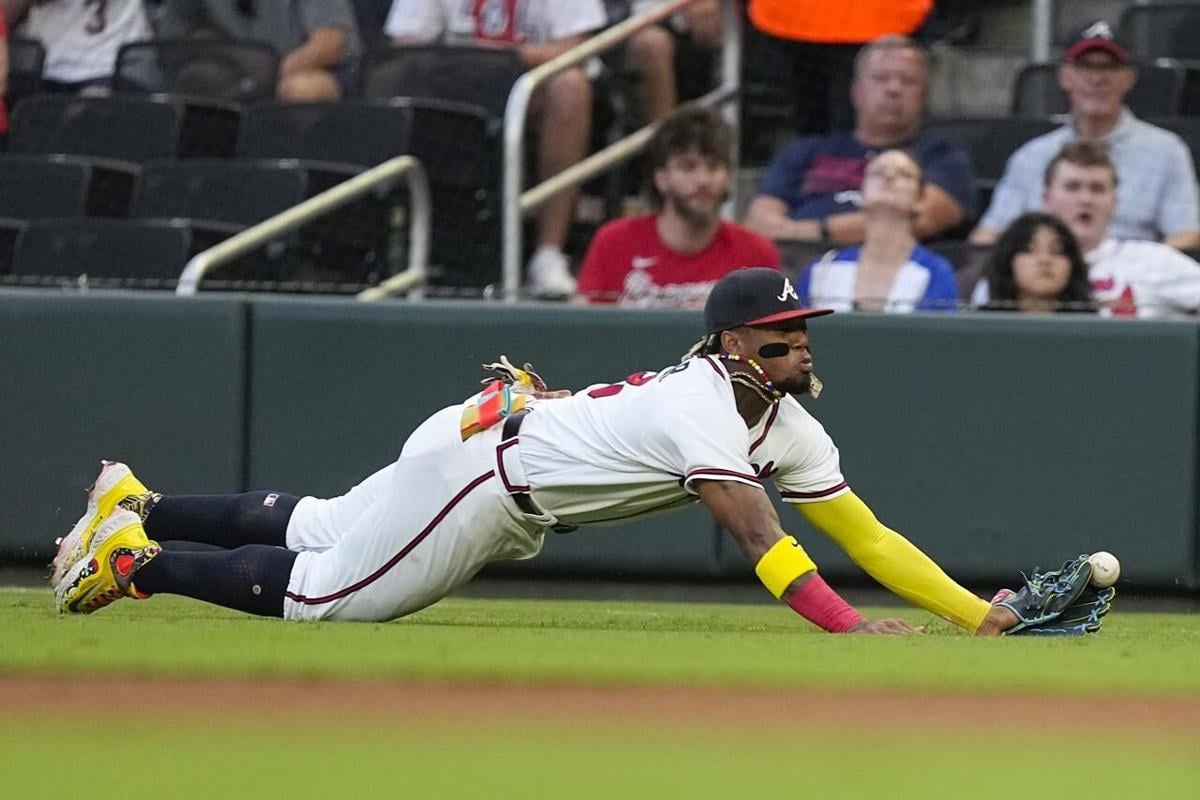 Altuve homers 3 times, Maldonado twice as Astros pummel reeling