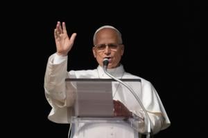 Papež Leon XIV. v božičnem nagovoru nežno kritiziral kulturo Vatikana