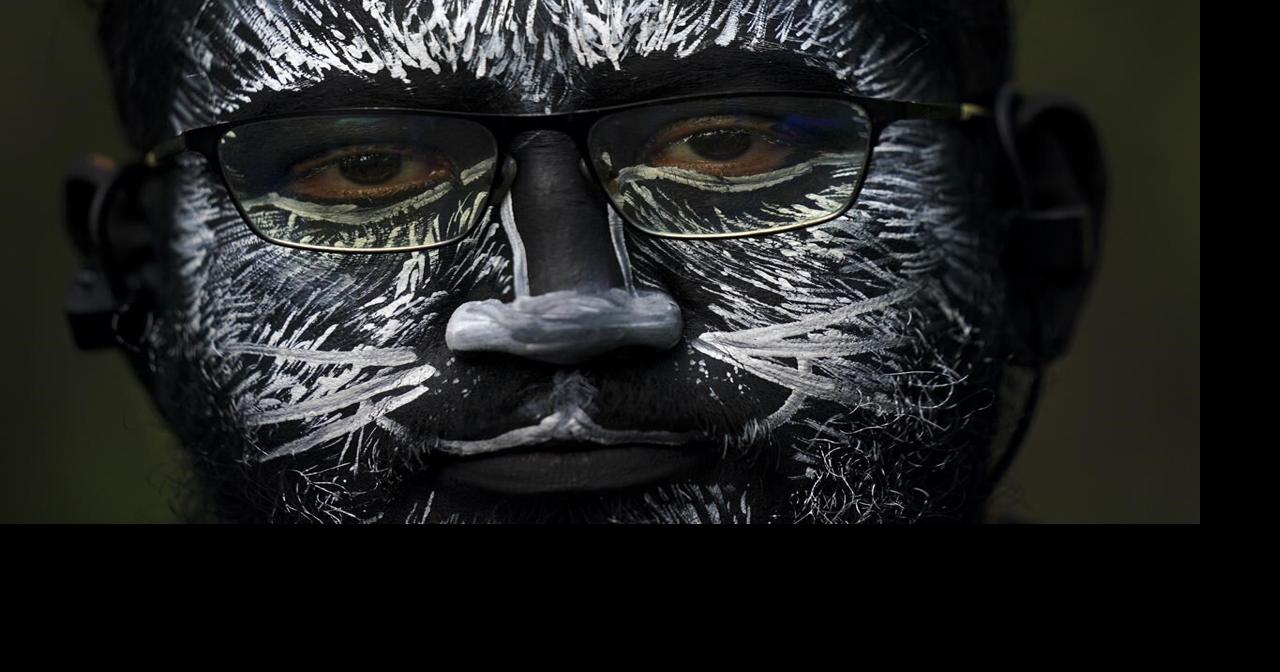 Drum-beating ‘monkeys’ and dancing ‘parrots’ celebrate 100th anniversary of Mexico City zoo