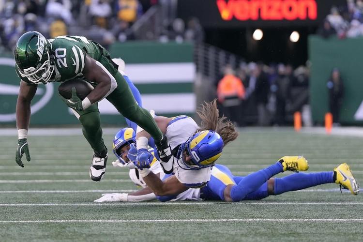 Rams don't dominate, but they're rolling toward the playoffs with ...