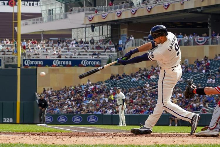 Twins hold on to beat Angels 8-6 and clinch AL Central title - The