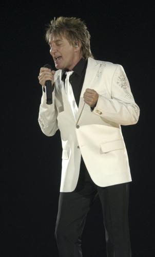 British legend Rod Stewart returns to Hamilton