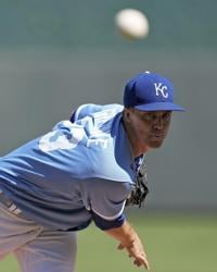 Greinke pitches Royals to 2-1 victory over Indians