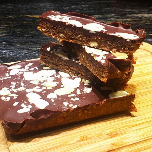 No-bake date and nut bars