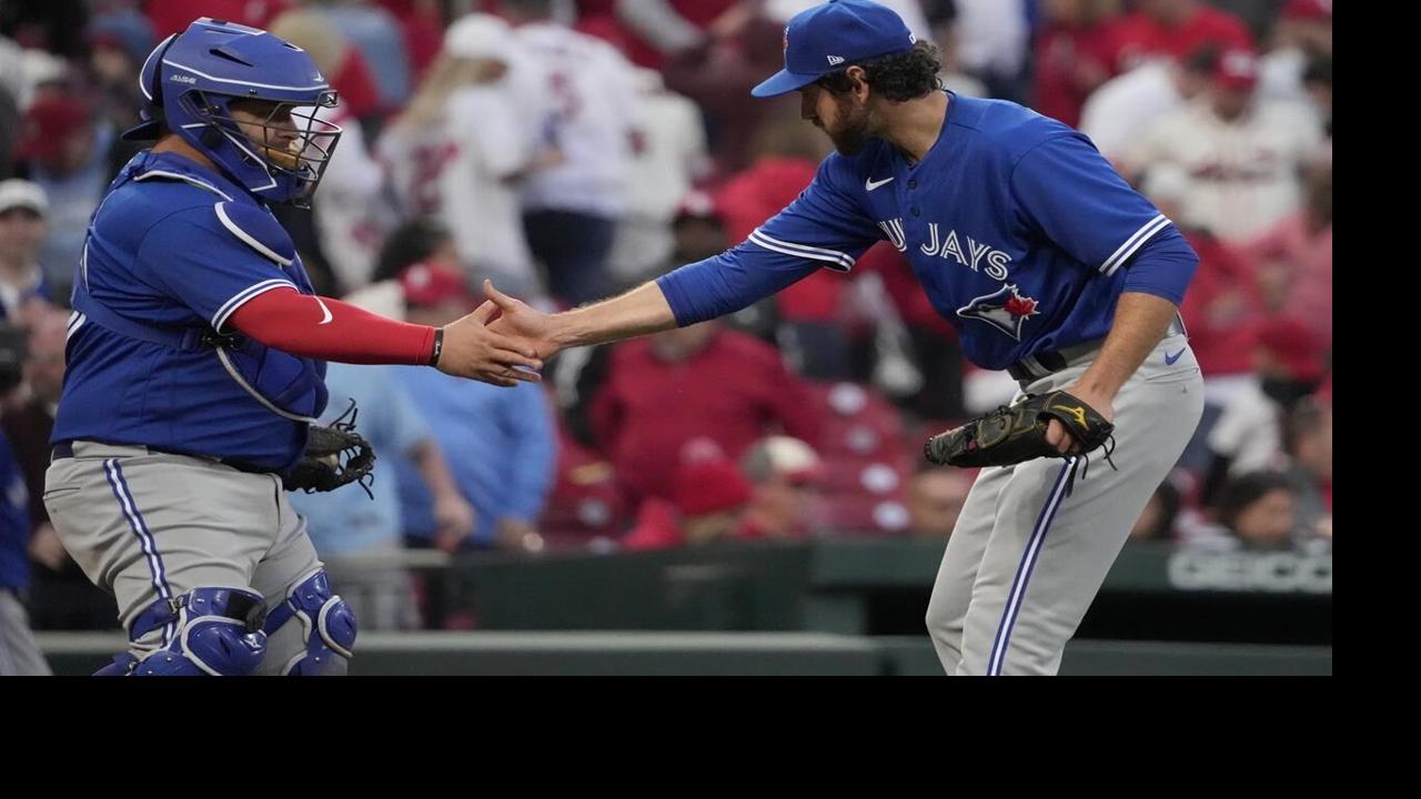 Clement and Springer hit RBI singles in the 8th in the Blue Jays' 2-0 win  over the Marlins