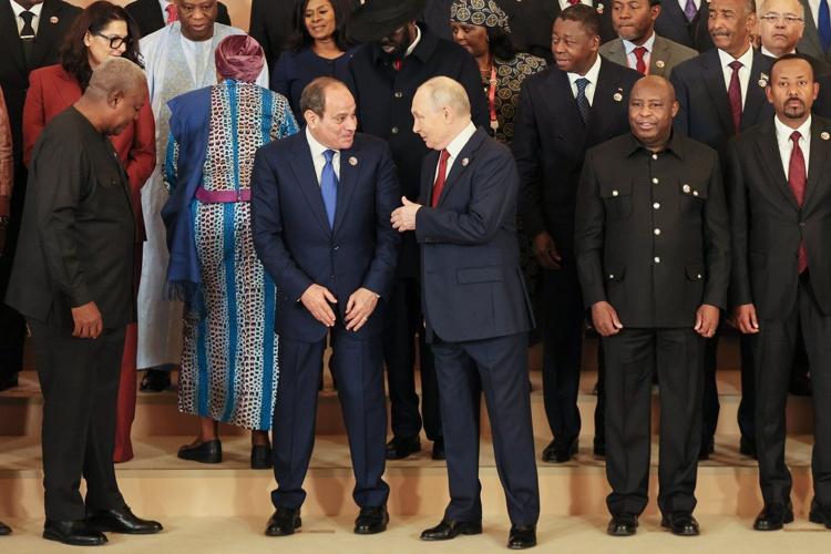 Putin woos African leaders at a Moscow summit aimed at expanding Russia ...