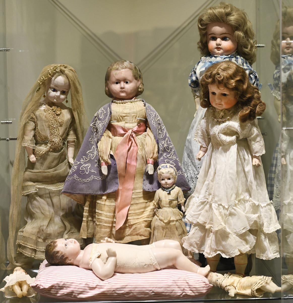 How Porcelain Dolls Became the Ultimate Victorian Status Symbol