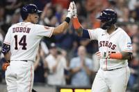 Tucker goes deep as Astros rally in 8th to beat Rangers 4-3