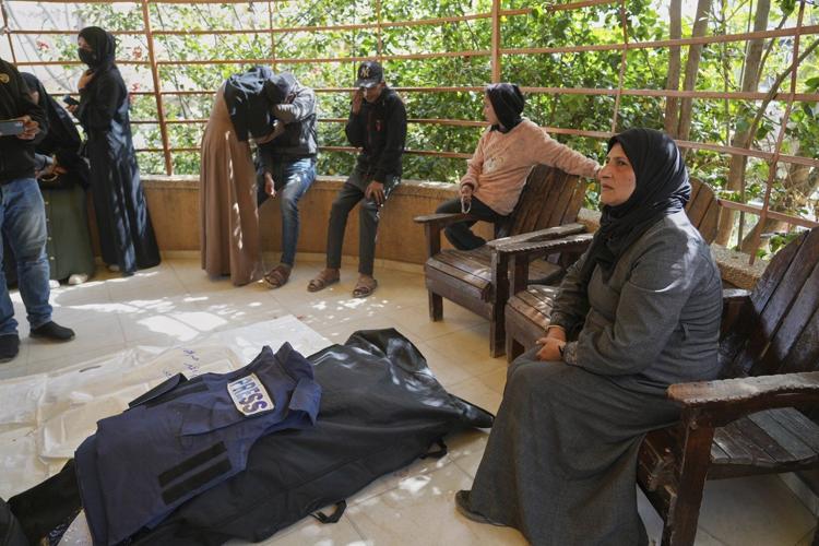 Israeli strikes on Gaza kill 32, mostly women and children