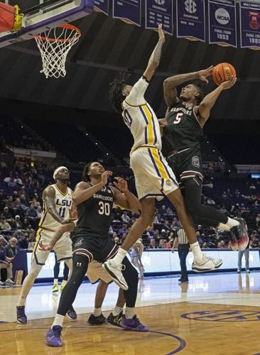 Cam Carter scores 17 points, LSU jumps out early and rolls past South