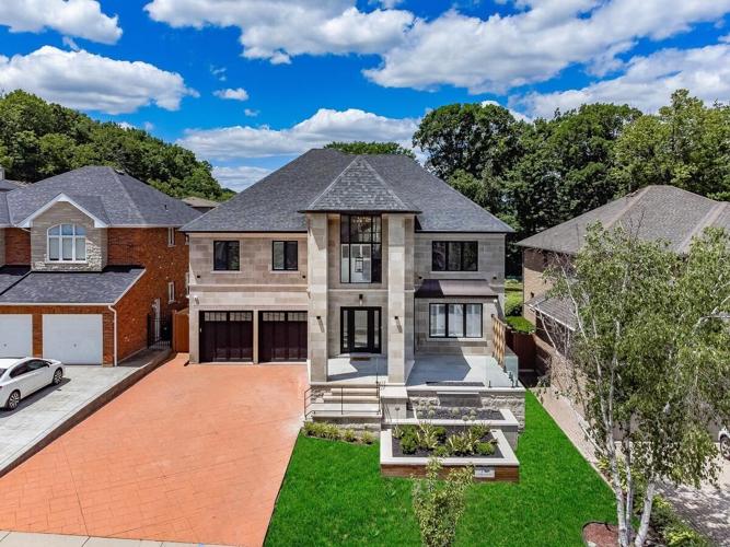 Stoney Creek home listed for 4.8M ‘great for entertaining’