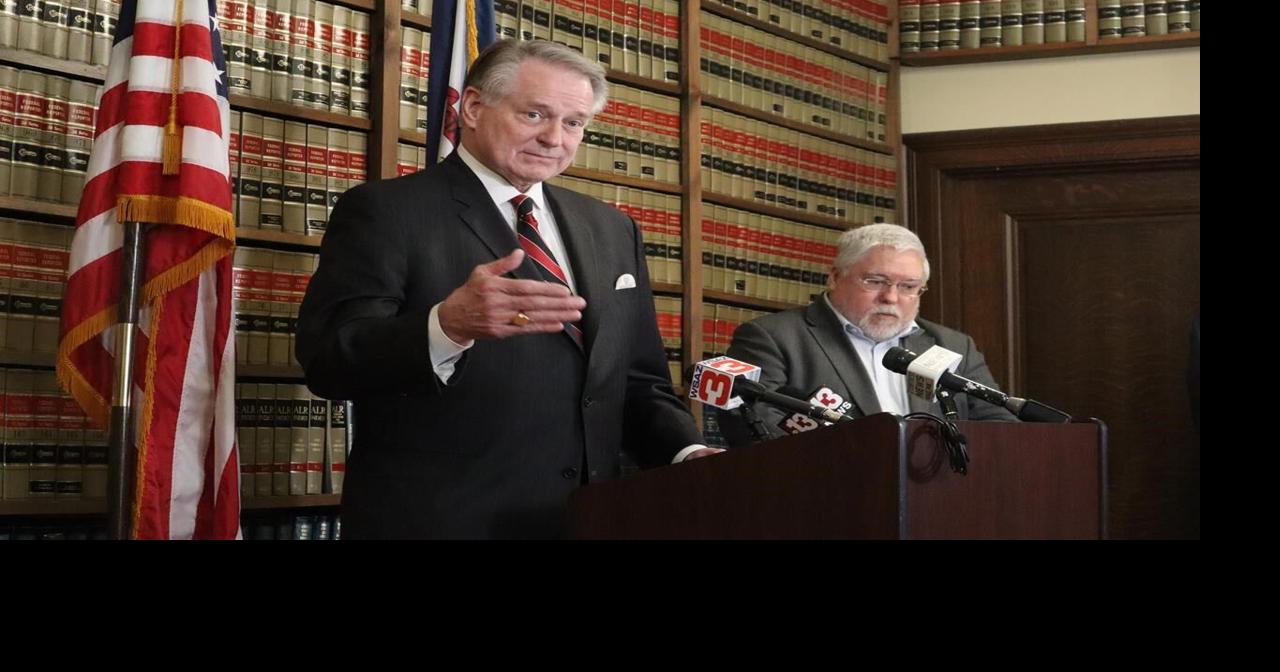 West Virginians' governor choices stand on opposite sides of the