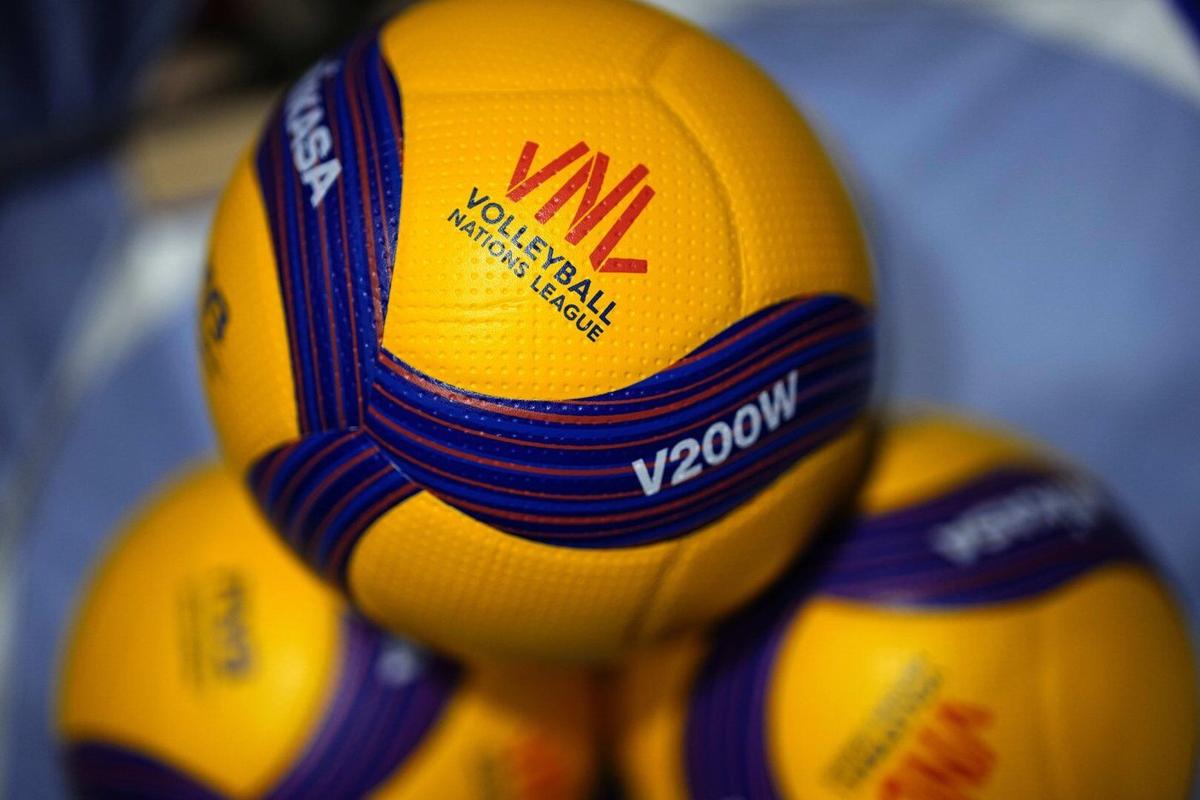Canada’s Men’s Volleyball Team Narrowly Defeated by Japan