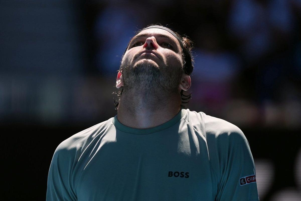 Taylor Fritz struggles with injury in loss to Lorenzo Musetti at Australian  Open