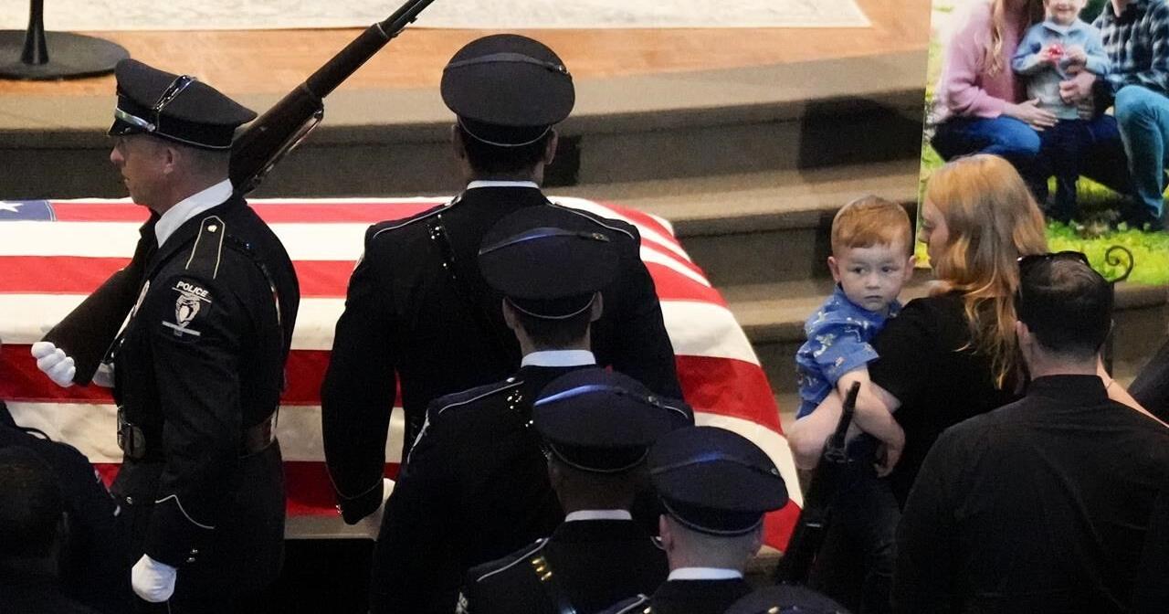 Slain Charlotte officer remembered as hard-charging cop with soft heart for his family - Vimarsana News